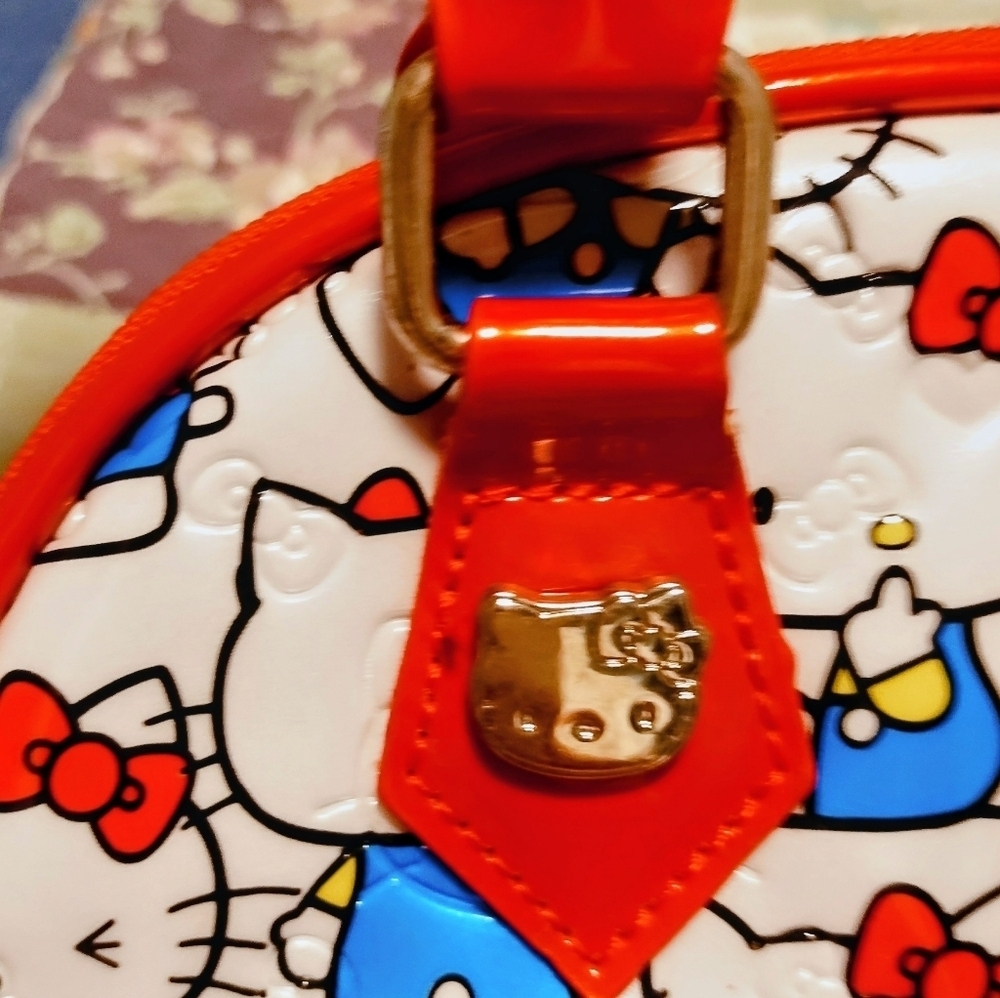 Loungefly Loves Hello Kitty Sanrio Embossed red Patent Dome Handbag - Picture 7 of 16